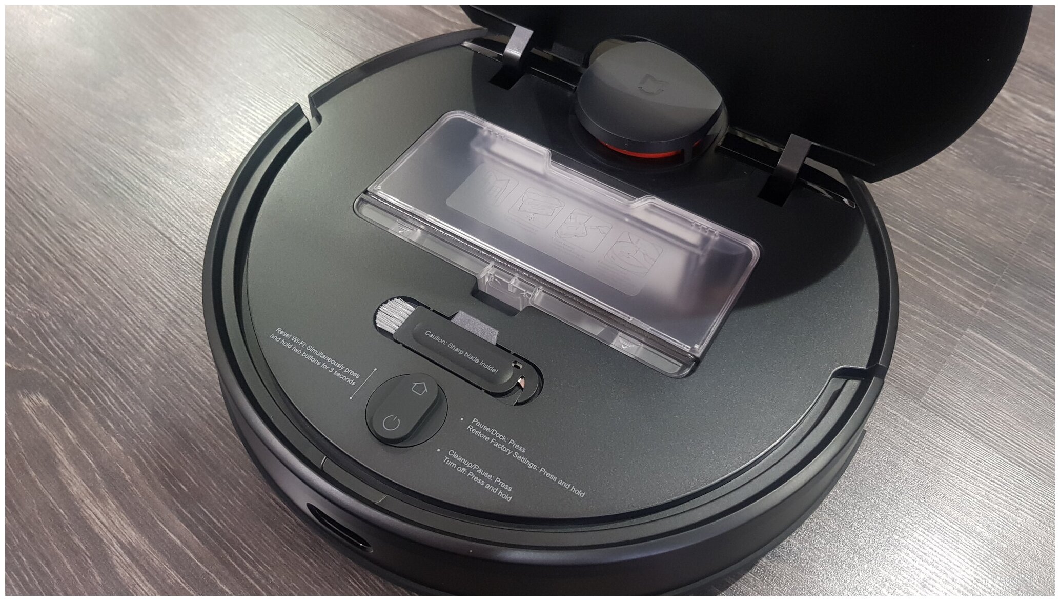 Робот-пылесос Xiaomi Mi Robot Vacuum-Mop P черный