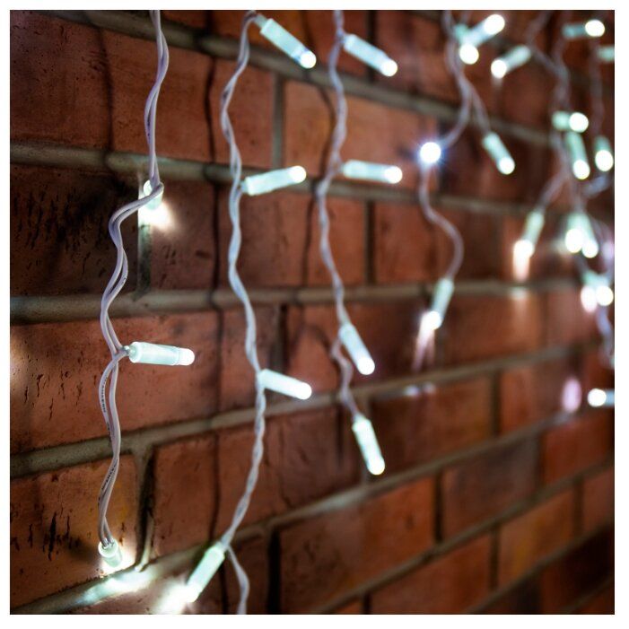 Гирлянда NEON-NIGHT Бахрома (Айсикл), 88 LED, 240х60 см, 88 ламп, белый/белый провод Гирлянда NEON-NIGHT Бахрома (Айсикл), 88 LED, 240х60 см, 88 ламп, белый/белый провод